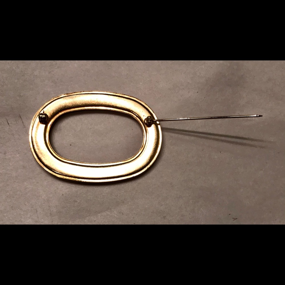 Vintage Rhinestone Gold Tone Oval Brooch Pin - Picture 4 of 4